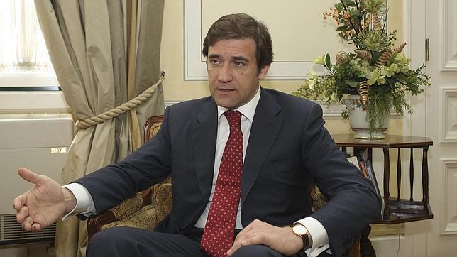 La UE y el FMI quieren que el Gobierno luso aplique nuevos recortes en 2012 La UE y el FMI quieren que el Gobierno luso aplique nuevos recortes en 2012