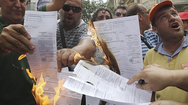 Grecia se da diez días para hacer una «lista negra» de funcionarios prescindibles Grecia se da diez días para hacer una «lista negra» de funcionarios prescindibles