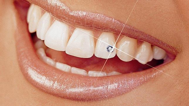 Medidas ms estrictas para controlar el uso de blanqueadores dentales
