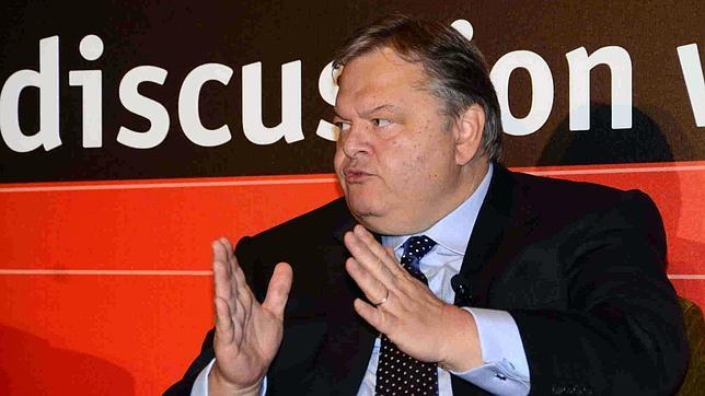 El FMI exige a Grecia 100.000 despidos para evitar la quiebra El FMI exige a Grecia 100.000 despidos para evitar la quiebra