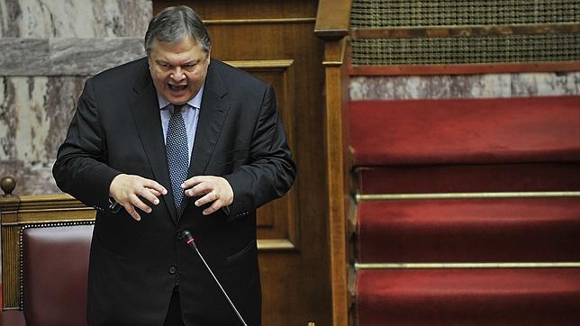 �Seguimos obligados a sacrificarnos, sobre todo los j�venes. �ste es el drama del pa�s�