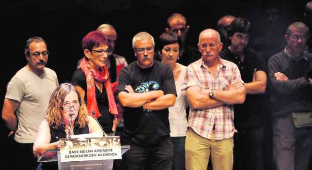 Bildutarras y ex presos participaron en el acto de Guernica