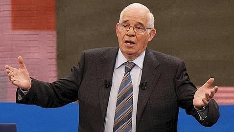 Luis Aragonés: «Se habla poco de fútbol para tapar los éxitos del Barça» Luis Aragonés: «Se habla poco de fútbol para tapar los éxitos del Barça»