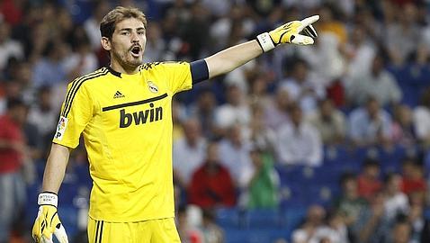 Casillas sube sus �cantadas� a Facebook