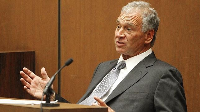 El médico de Michael Jackson pidió tener un equipo de reanimación siempre a mano El médico de Michael Jackson pidió tener un equipo de reanimación siempre a mano