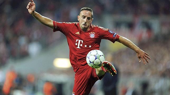 Ribéry trata de impedir la salida de un libro sobre su escándalo sexual con Zahia Ribéry trata de impedir la salida de un libro sobre su escándalo sexual con Zahia