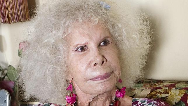 La duquesa de Alba: Soy catlica y lo ejerzo, por eso me caso una tercera vez