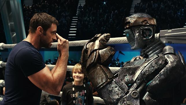 A la izquierda, Hugh Jackman en un fotograma de su �ltimo filme, �Real Steel�