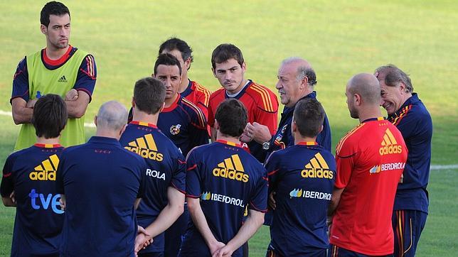 Villa se retira del entrenamiento por precauci�n