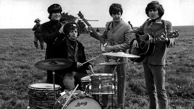 Los Beatles se aburrieron cuando visitaron a Elvis Los Beatles se aburrieron cuando visitaron a Elvis