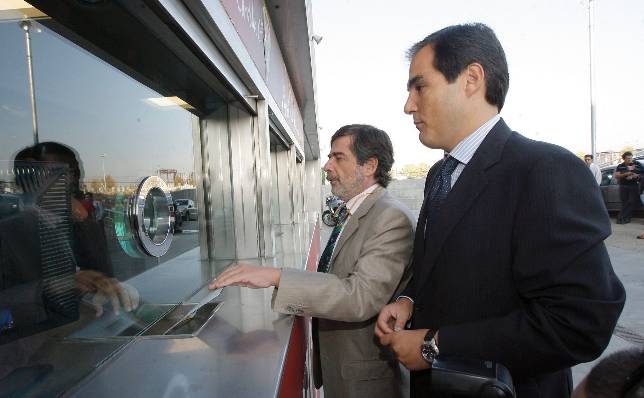 Los tornos impiden el estreno del fondo sur ante el Villarreal B
