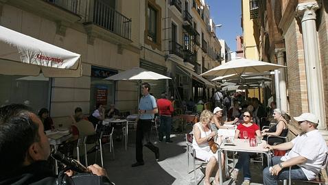 Un d�a laborable en un �puente� cuesta unos 3.000 millones