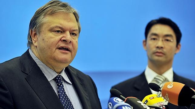 El ministro de finanzas griego contin�a negociando con la troika