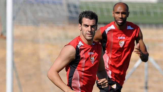 Negredo y Kanout, los dos goleadores del Sevilla 