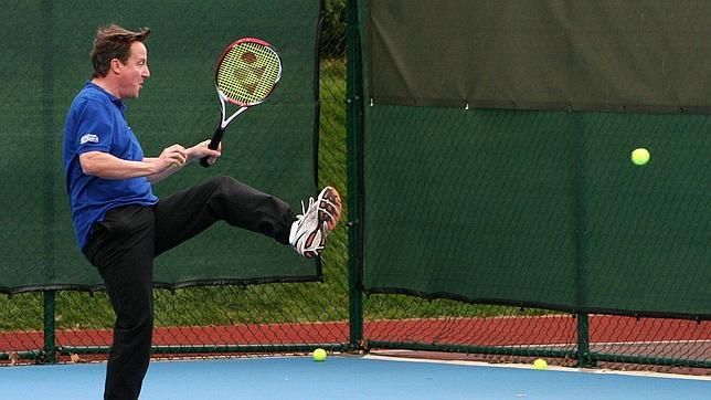 Cameron pide a Francia y Alemania que entierren sus diferencias Cameron pide a Francia y Alemania que entierren sus diferencias