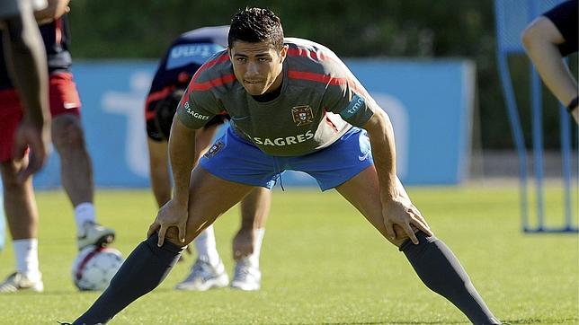 Cristiano llama «anormales» a quienes le gritan cánticos a favor de Messi Cristiano llama «anormales» a quienes le gritan cánticos a favor de Messi