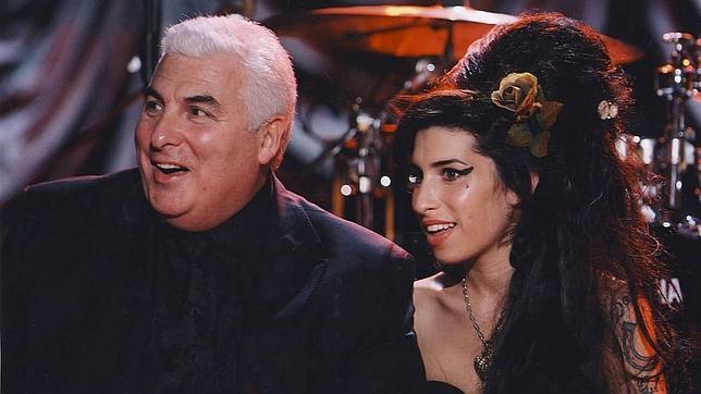 El padre de Amy Winehouse publicará un libro sobre su hija El padre de Amy Winehouse publicará un libro sobre su hija