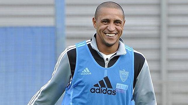 Roberto Carlos, dispuesto a pelear con el Madrid por Neymar Roberto Carlos, dispuesto a pelear con el Madrid por Neymar