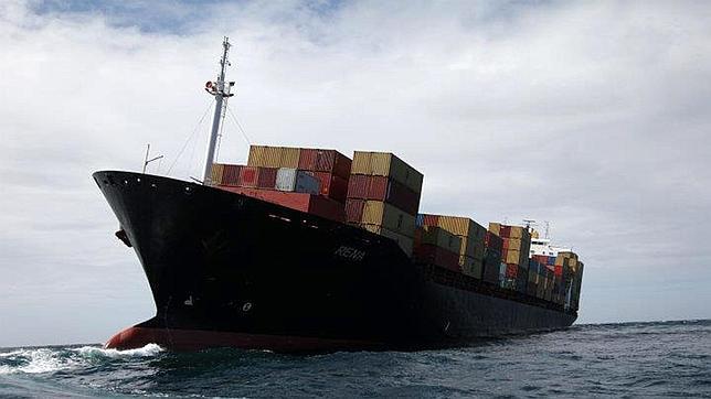 Gl�bulos de petr�leo de vertido comienzan a llegar a las costas neozelandesas