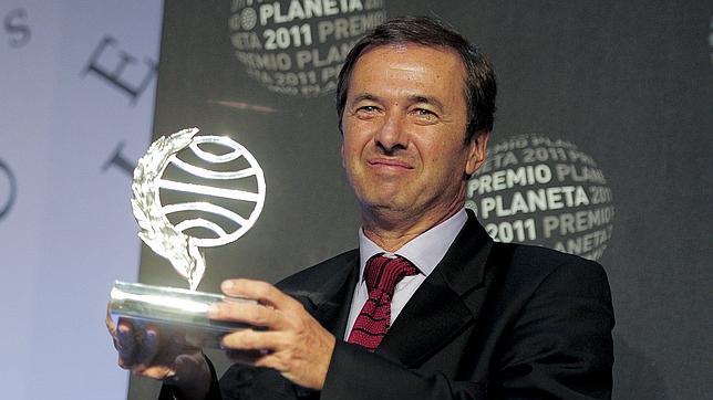 Javier Moro gana la 60ª edición del Premio Planeta Javier Moro gana la 60ª edición del Premio Planeta