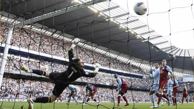 Los equipos ingleses aprietan duro los dientes