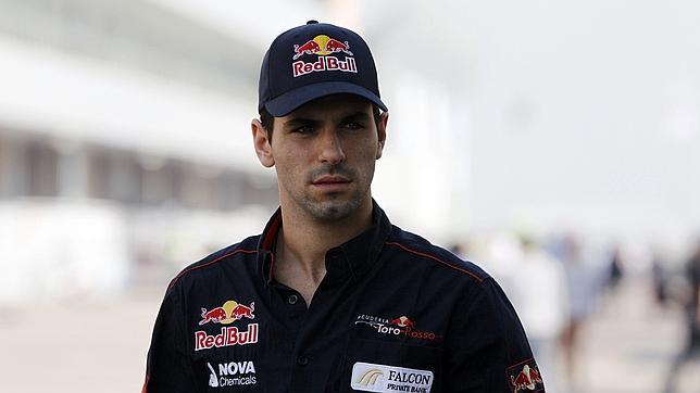 Alguersuari cuida su volante