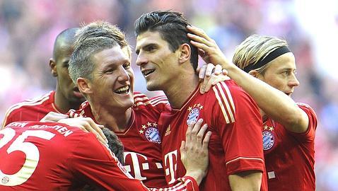 Mario G�mez persigue las huellas abrumadoras del barcelonista