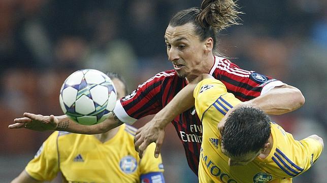 El Milán pone rumbo a octavos a ritmo de Ibrahimovic El Milán pone rumbo a octavos a ritmo de Ibrahimovic