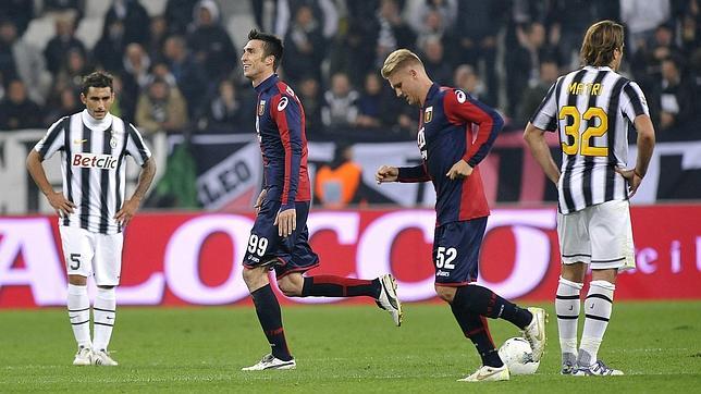 El Génova deja en el aire el liderato de la Juve El Génova deja en el aire el liderato de la Juve