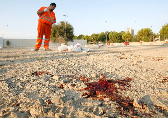 Una ri�a en un botell�n junto a ETEA acaba con un muerto y dos heridos