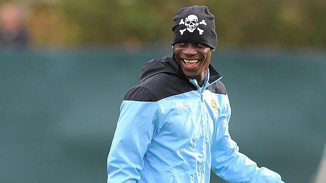 Balotelli incendia su casa con fuegos artificiales