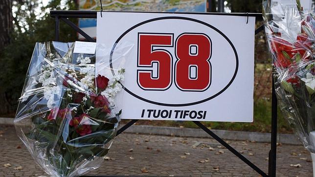 Rossi desmiente que se vaya a retirar tras la muerte de su amigo Simoncelli