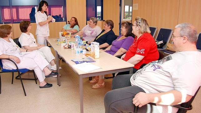 Empresas de EE.UU. suben los seguros de salud a los obesos y los fumadores Empresas de EE.UU. suben los seguros de salud a los obesos y los fumadores