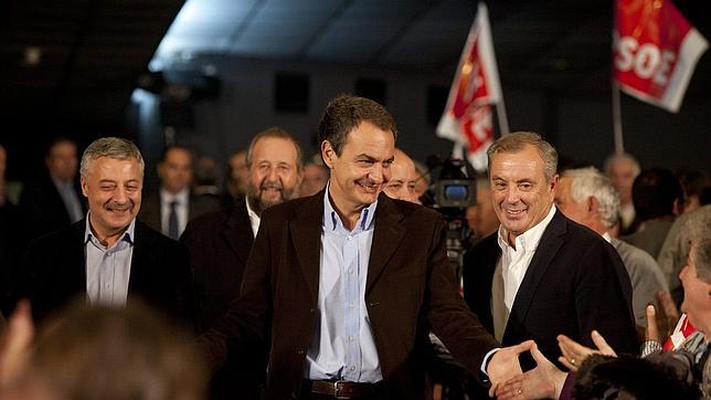 Zapatero se responsabiliza en exclusiva de los casi cinco millones de parados
