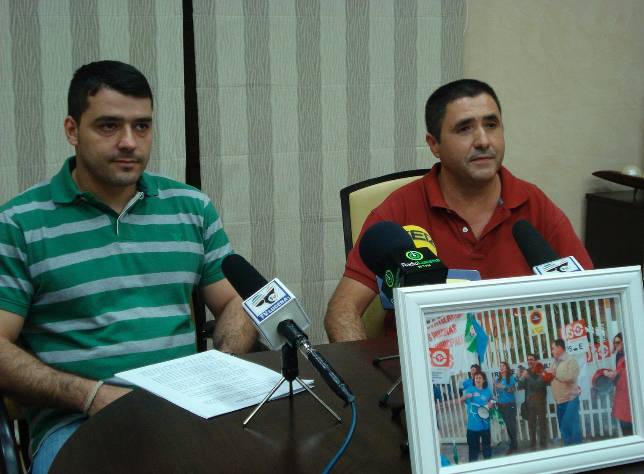 Una sentencia condena al Consistorio por los despidos del personal de las piscinas