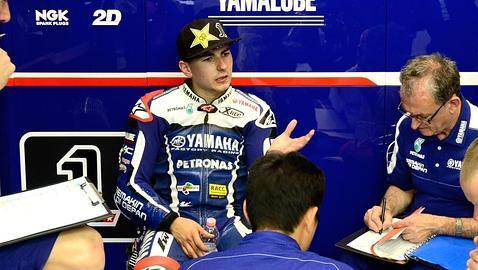 Lorenzo no arriesga y se pierde la carrera de Valencia Lorenzo no arriesga y se pierde la carrera de Valencia