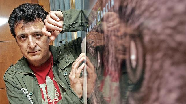 El cantante Manolo Garca