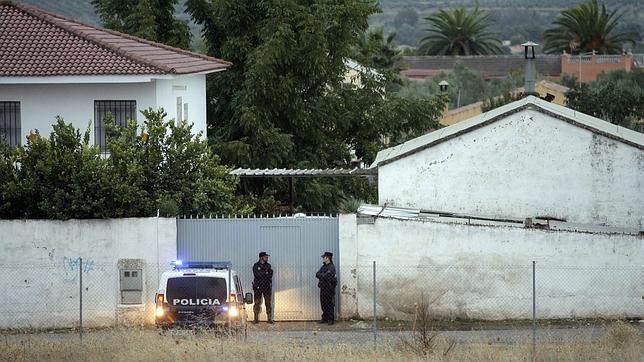 La Polic�a descompone un cobertizo de la finca de Bret�n sin hallar pruebas