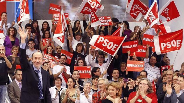 Rubalcaba se centra en recuperar a los desencantados con los socialistas Rubalcaba se centra en recuperar a los desencantados con los socialistas