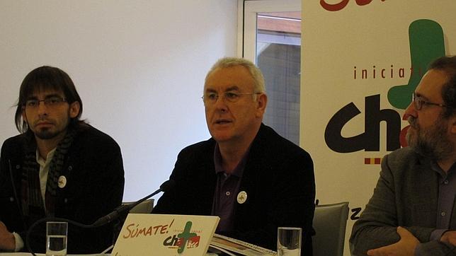 Cayo Lara califica de «modernos recortadores» a Rubalcaba y Rajoy Cayo Lara califica de «modernos recortadores» a Rubalcaba y Rajoy