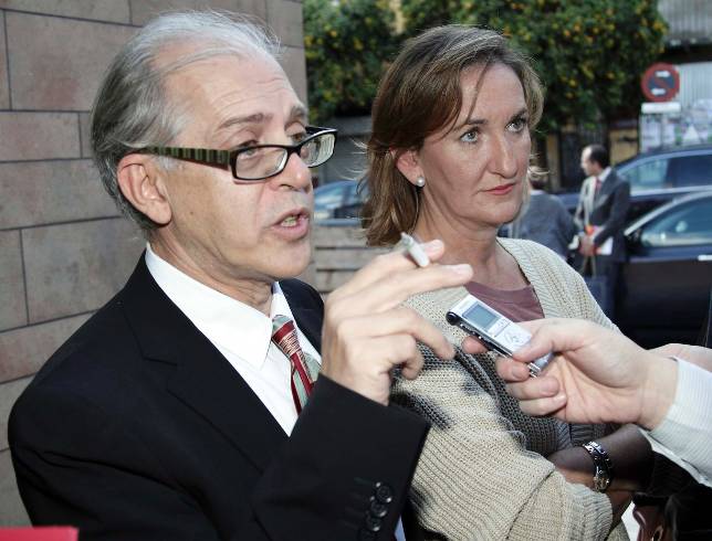 Javier Mart�n-Dom�nguez junto a Mar�a del Mar S�nchez-Estrella