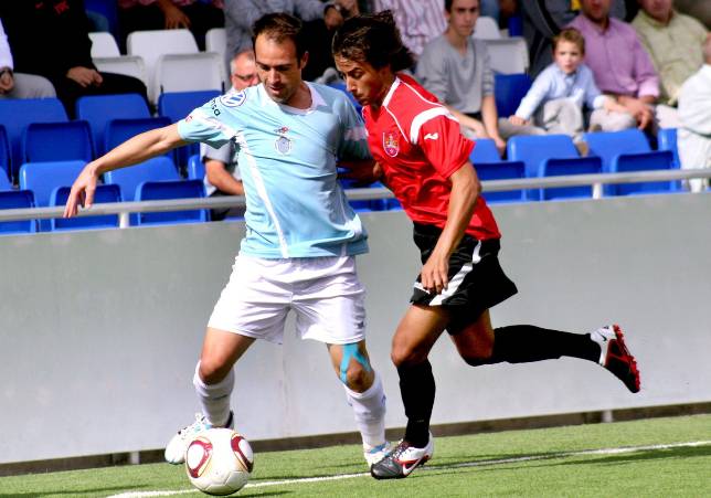 El Lucena asalta el liderato en El Ejido