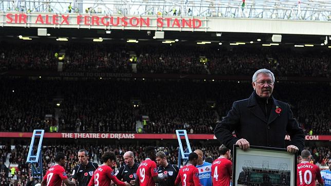 Una grada con su nombre en Old Trafford