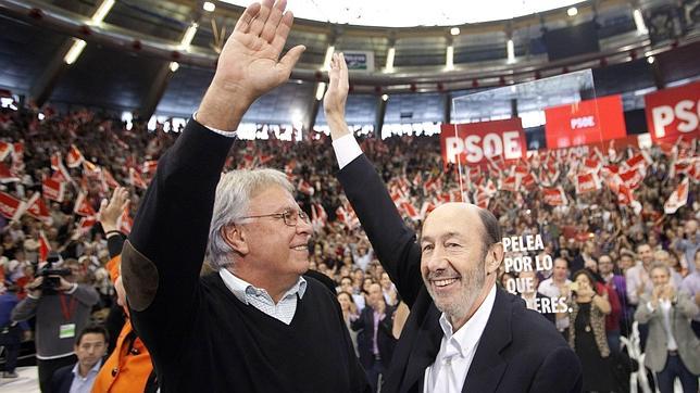 El PSOE pasa al ataque y apunta directo a Rajoy El PSOE pasa al ataque y apunta directo a Rajoy