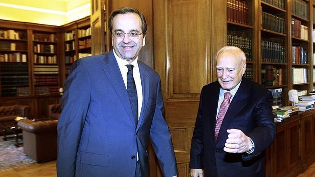 Samar�s exige la dimisi�n de Papandreu para formar el Gobierno de unidad