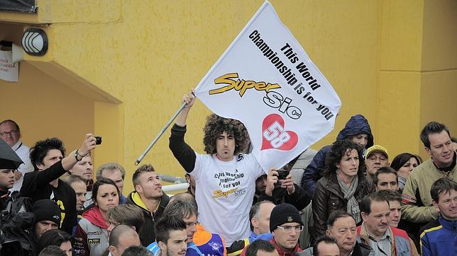 Fuego en el cielo en honor de Marco Fuego en el cielo en honor de Marco