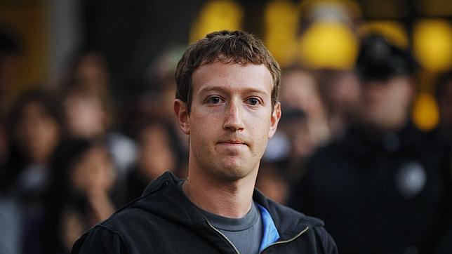Zuckerberg: «Google trata de construir su pequeña versión de Facebook» Zuckerberg: «Google trata de construir su pequeña versión de Facebook»