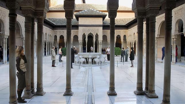 El Patio de los Leones de la Alhambra de Granada se reabrir en 2012