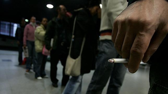 Los fumadores se ven otra vez en los bares si gana Rajoy Los fumadores se ven otra vez en los bares si gana Rajoy