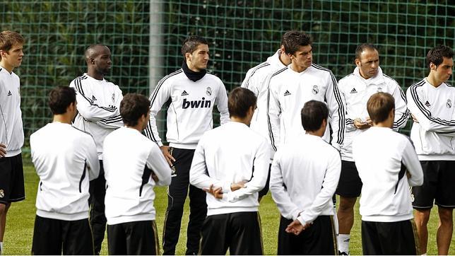 Mourinho entrena con solo cinco jugadores de la primera plantilla madridista